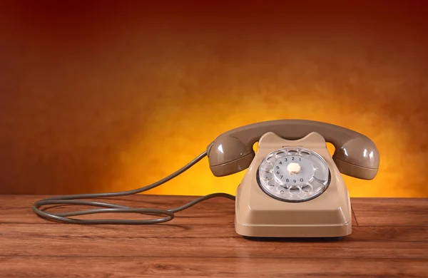 Retro telefone na mesa — Fotografia de Stock