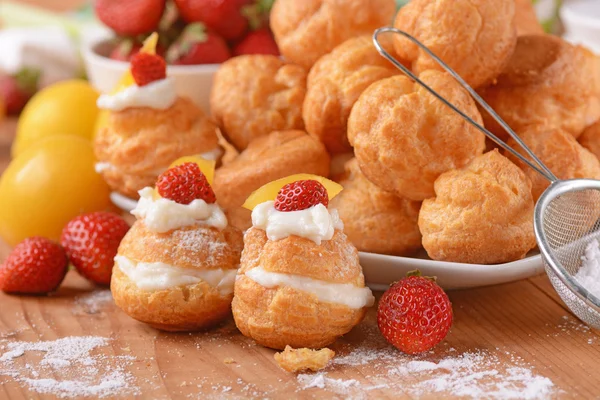 Cream puffs filled — Stock Photo, Image