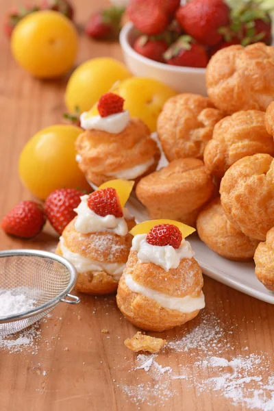 Cream puffs filled — Stock Photo, Image