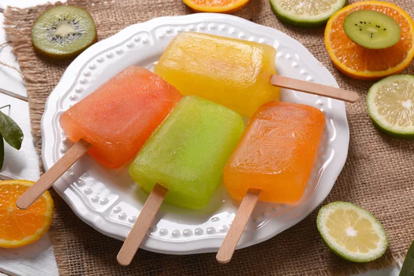 Eiszapfen Früchte mit Zutaten — Stockfoto