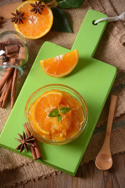 Dżem pomarańczowy w misce — Zdjęcie stockowe