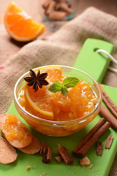 Dżem pomarańczowy w misce — Zdjęcie stockowe