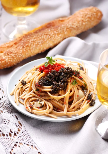 Pasta with lumpfish roe — Stock Photo, Image