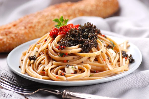 Pasta with lumpfish roe — Stock Photo, Image