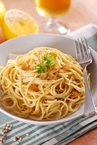 Spaghetti with lemon — Stock Photo, Image