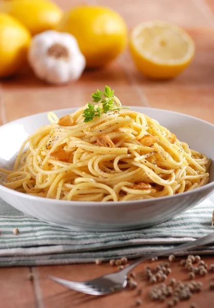 Spaghetti with lemon — Stock Photo, Image