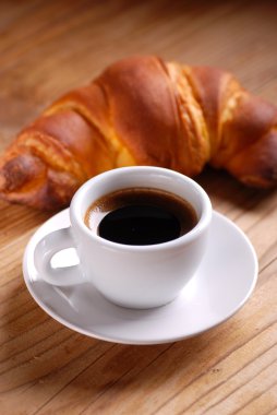 espresso ve kruvasan