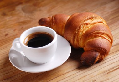 espresso ve kruvasan
