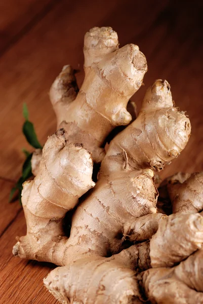 Organic ginger in the foreground — Stock Photo, Image