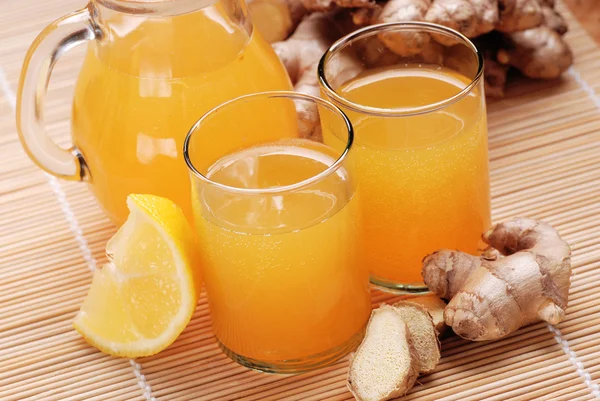 Lemon juice and ginger — Stock Photo, Image