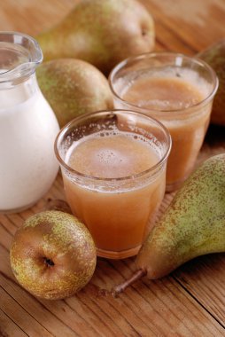 tarçın ile armut güler yüzlü