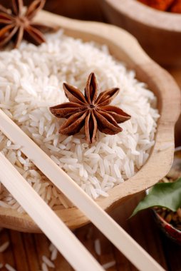 Ahşap kase Basmati pirinç