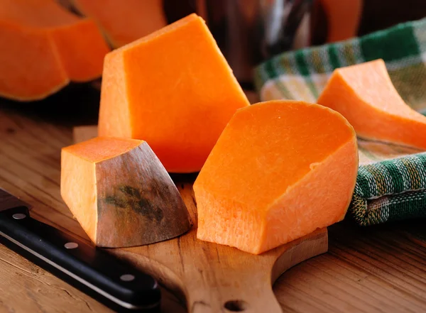 Pompoen stukken op de tabel — Stockfoto