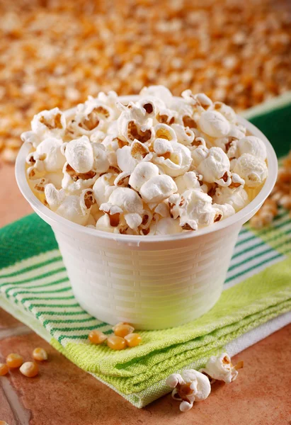 Popcorn in the bowl — Stock Photo, Image