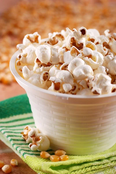 Popcorn in the bowl — Stock Photo, Image