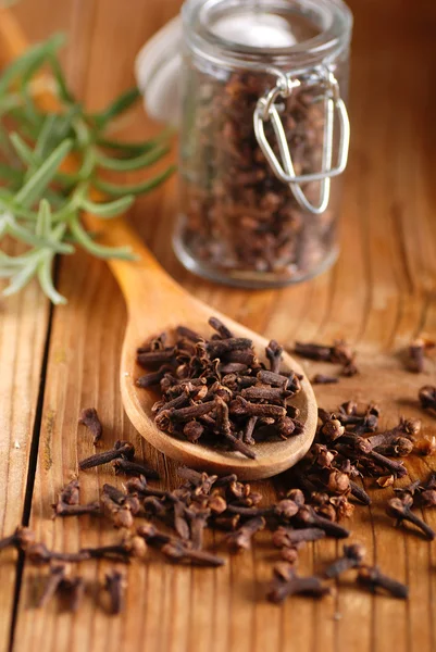 Cloves in the spoon — Stock Photo, Image