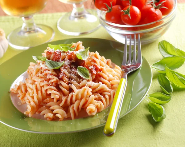 Fusilli pasta with tomato sauce — Stock Photo, Image