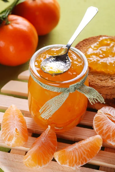 Selai jeruk dalam botol kaca — Stok Foto