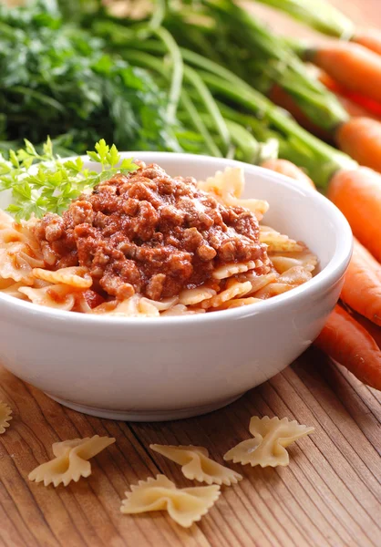 Bir kasede bolognese makarna — Stok fotoğraf