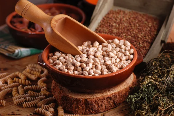 Chickpeas in the bowl — Stock Photo, Image