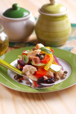 çeşitli sebze salatası