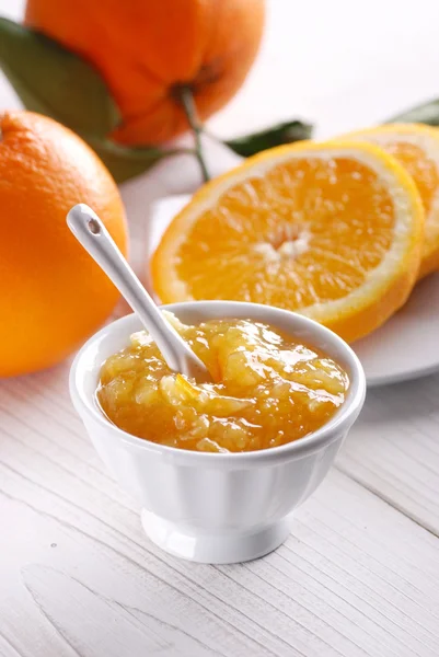 Orangenmarmelade im Glas — Stockfoto