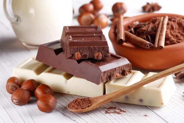 Čokoláda a lískových ořechů — Stock fotografie