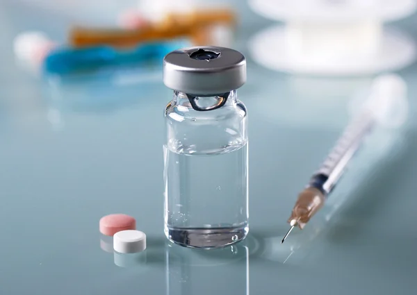 Insulin vial with syringe — Stock Photo, Image