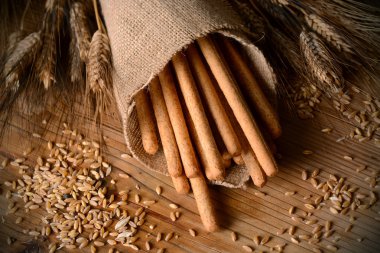 Çıtır çıtır ekmek masanın üzerine yapışıyor