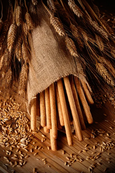 Çıtır çıtır ekmek masanın üzerine yapışıyor