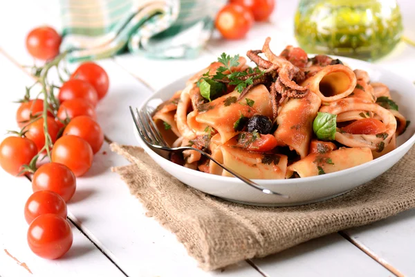 Pasta con calamar — Foto de Stock