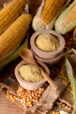 kabın içinde Mısır unu