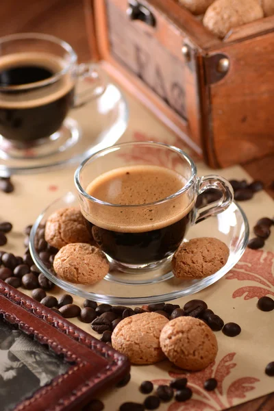 Italiensk espresso kaffe i glas cup — Stockfoto