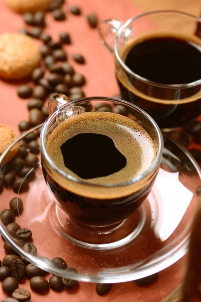 Caffè espresso italiano in tazza di vetro — Foto Stock