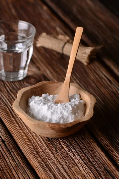 Baking soda into the bowl — Stock Photo, Image