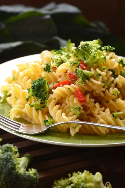 Fusilli pasta with broccoli — Stock Photo, Image