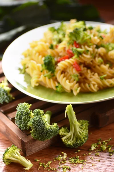 Fusilli pasta with broccoli — Stock Photo, Image