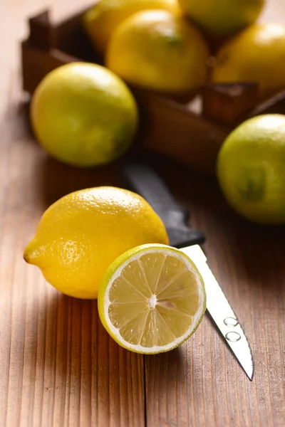 Gul citron skär — Stockfoto