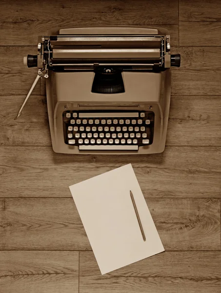 Maszyny do pisania, sfotografowany z góry — Zdjęcie stockowe