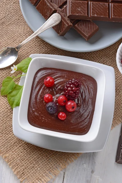 Mousse de chocolate na tigela — Fotografia de Stock