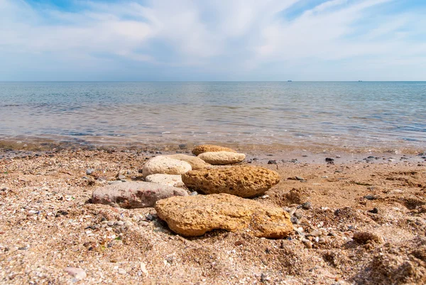 Pedras na praia — Fotografia de Stock