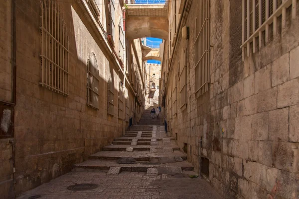 エルサレム ユダヤ人地区の古代の路地 — ストック写真