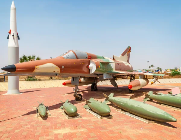 HATZERIM, ISRAELE - 27 APRILE 2015: Israel Air Force Kfir C7 figh — Foto Stock