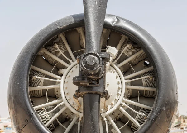 Propeller and engine of vintage airplane — Stock Photo, Image