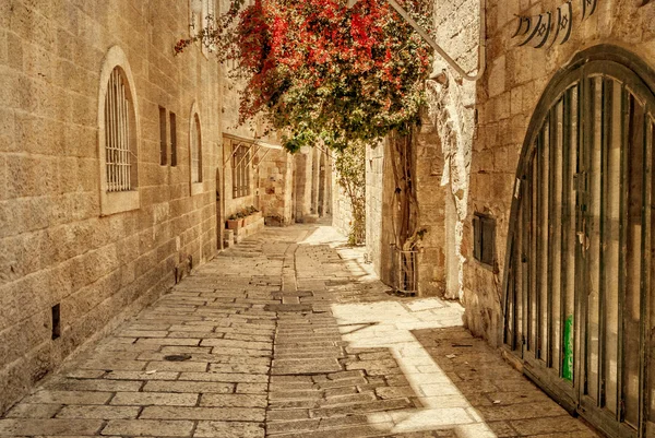 Gamla gränd i judiska kvarteren, jerusalem. — Stockfoto