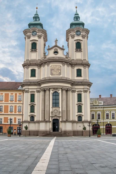 Minorite church in the middle of Eger, Hungary. — Stock Photo, Image