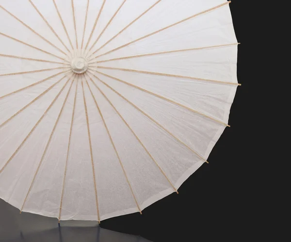 Guarda-chuva de papel em preto — Fotografia de Stock