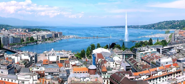 Geneva, the Leman Lake and the Water jet, panoramic imatge — Stock Photo, Image