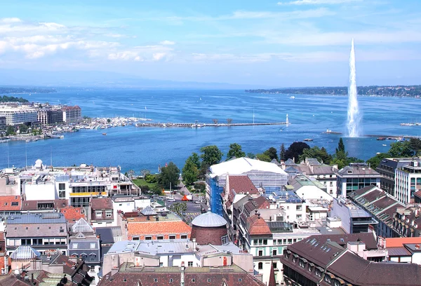 A cidade de Genebra, o Lago Leman e a Água — Fotografia de Stock