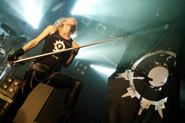 Arch Enemy dalam konser — Stok Foto